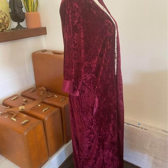 Vintage Burgundy Velvet Robe Intimate Choice Terry Russo Gothic Vibes M/L Witchy - Picture 6 of 8